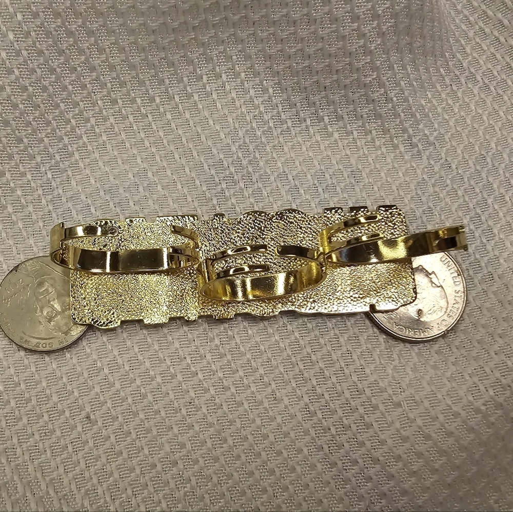 Ring - Picture 3 of 5